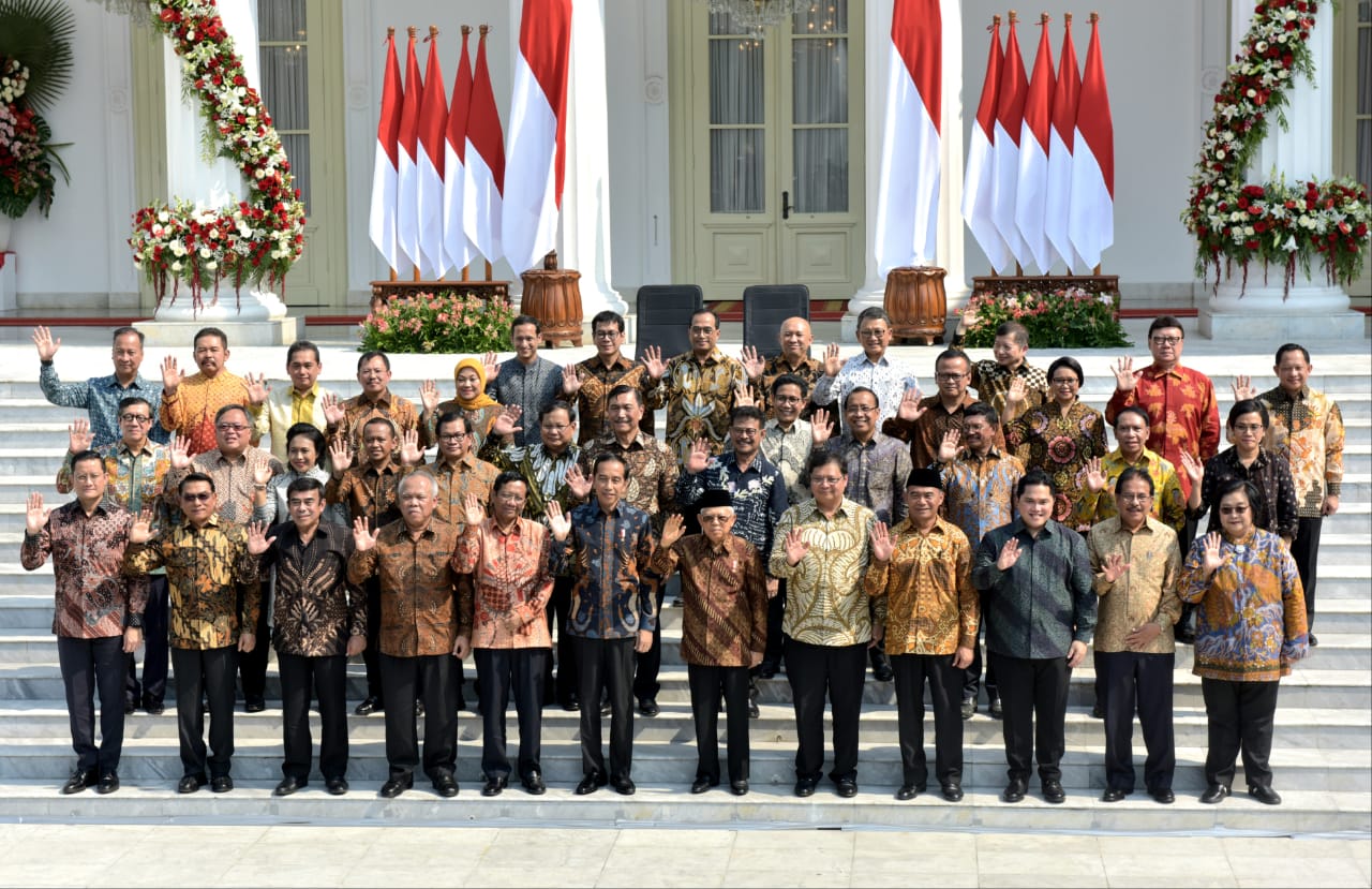 Menteri Mundur Pemantik Kejatuhan Jokowi?